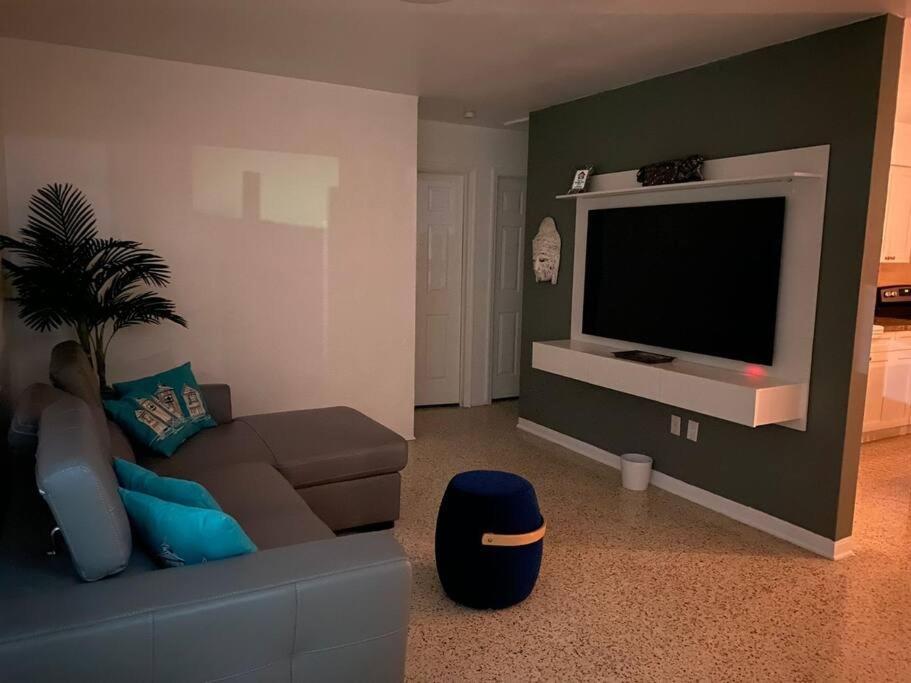 Stayover In Miami Home 2Br - 1Bth - Free Parking Exterior foto
